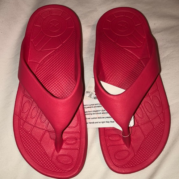 lynco flip flops